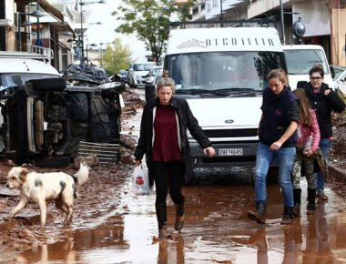 Αλληλεγγύη για τους νεκρούς των πλημμυρών στην Μάνδρα από τον πρέσβη του Ιράν